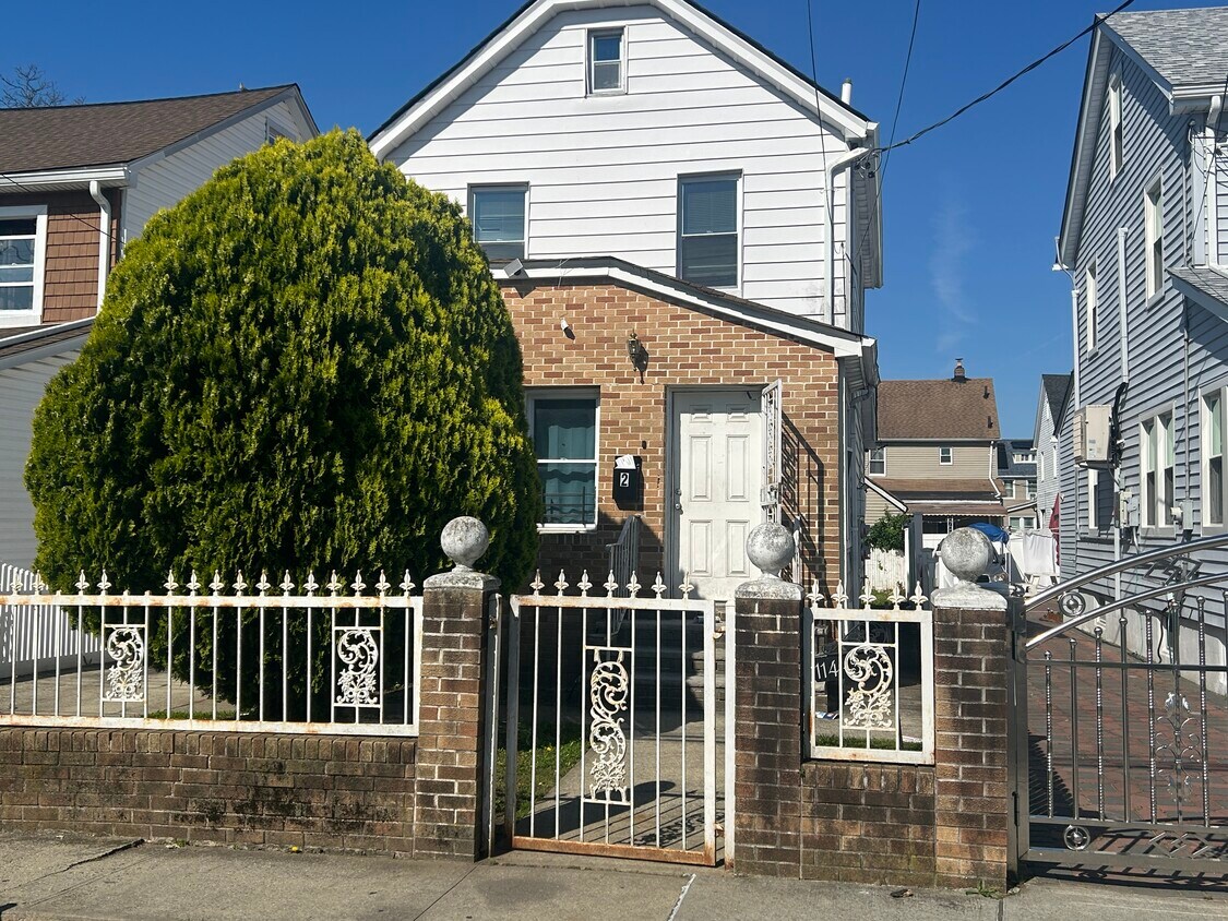 Primary Photo - 11434 208th St