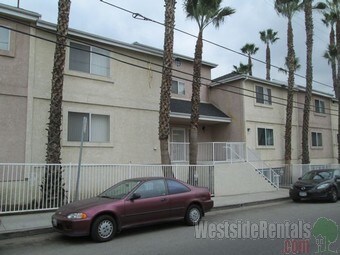 Primary Photo - 1540 N Bronson Ave