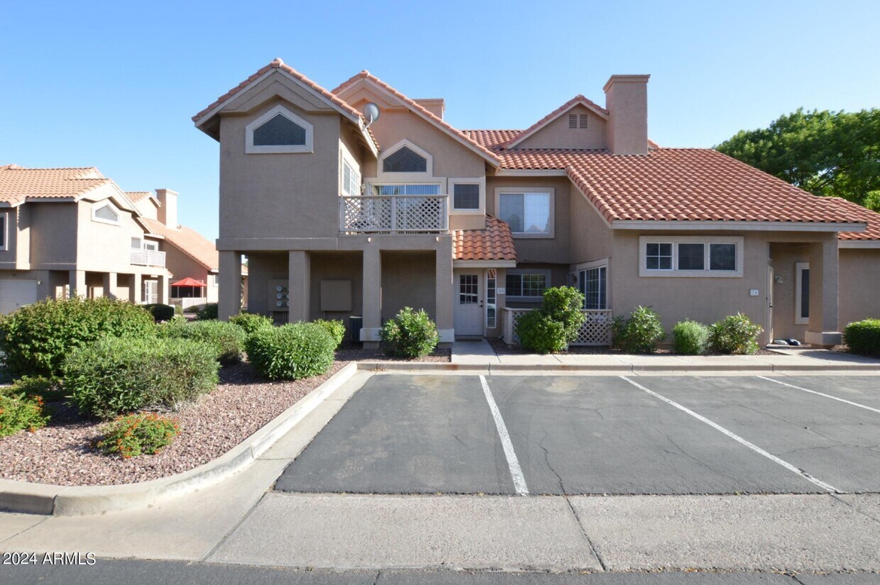 Primary Photo - 1633 E Lakeside Dr