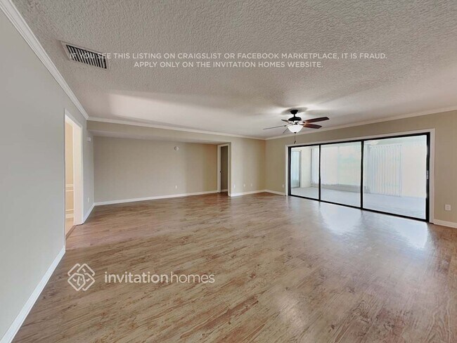 Foto del edificio - 1449 Lake Marion Dr