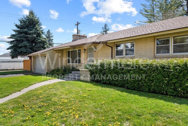 Building Photo - Charming North Spokane Home in a Prime Location