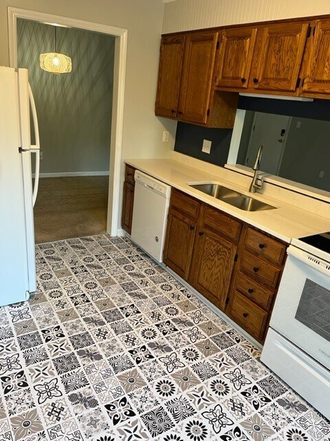 Updated Kitchen - 2308 Wood Gate Ln