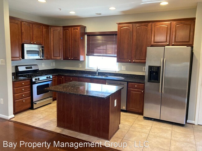 Building Photo - 3 br, 3.5 bath House - 3515 Foundry Mews
