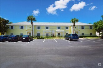 Building Photo - 204 Pompano Dr SE