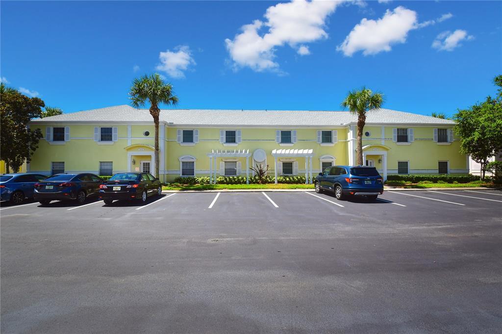 Foto principal - 204 Pompano Dr SE