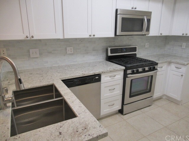 Foto del edificio - 6923 Laguna Pl