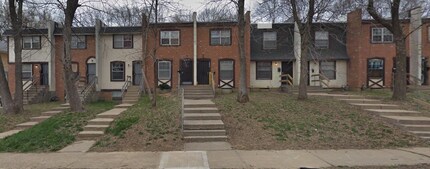 Building Photo - 2834 E 10th St