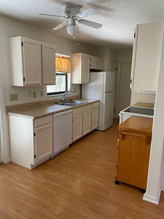 Foto del edificio - 1752 SW Cloverleaf St