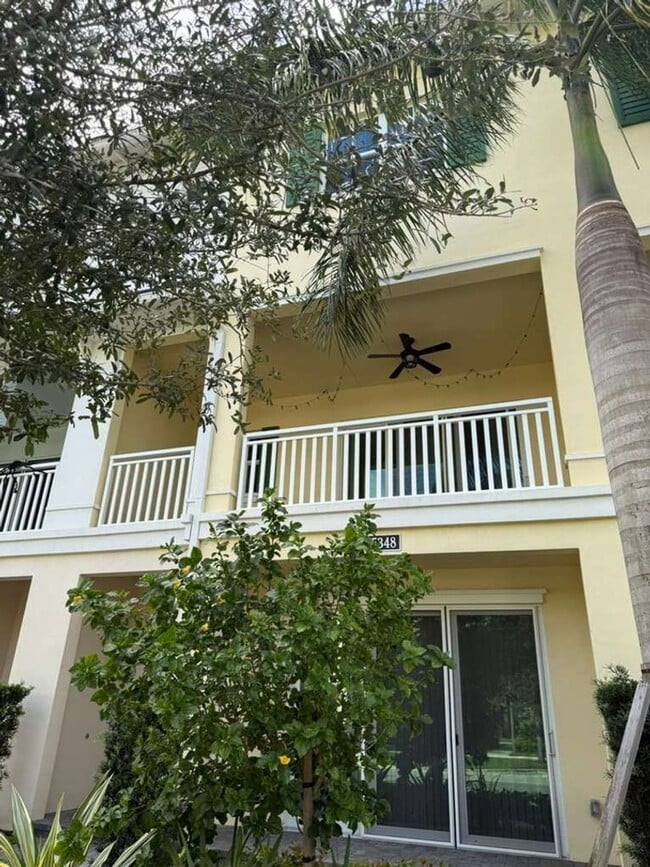 Rare Find! Designer 4-Bed Townhome in the ... - Rare Find! Designer 4-Bed Townhome in the ...