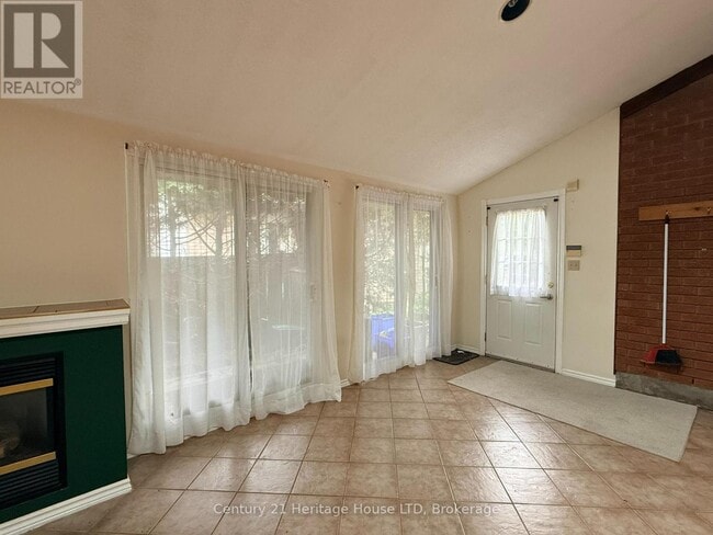 Building Photo - 7643 Cavendish Dr
