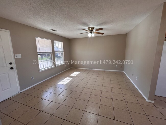 Building Photo - 1805 Cherrybark Bend