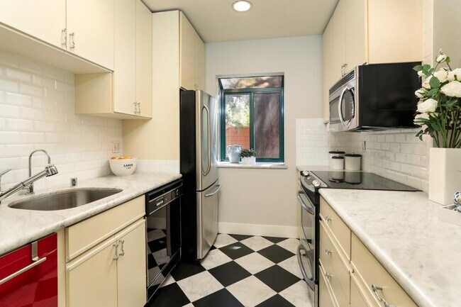 Building Photo - 4250 El Camino Real