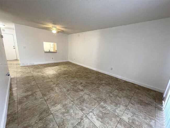 Foto del edificio - 2800 NW 56th Ave