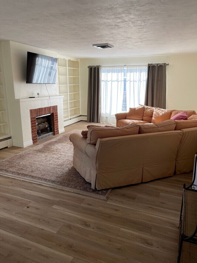 Foto del edificio - 331 Royal Gorge Blvd