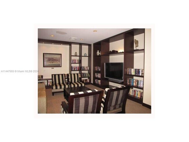 Building Photo - 3600 Yacht Club Dr