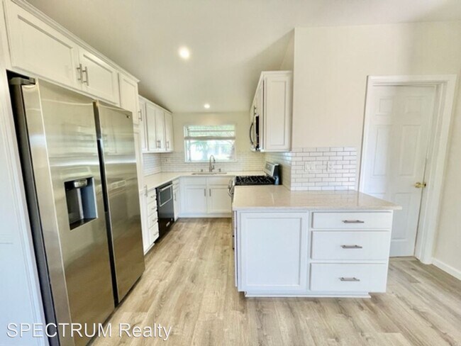 Building Photo - 3 br, 2 bath House - 671 Cambridge Dr.