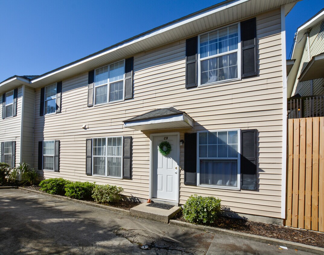 Primary Photo - 2Bd/1Ba Apartment Close to MUSC and CofC