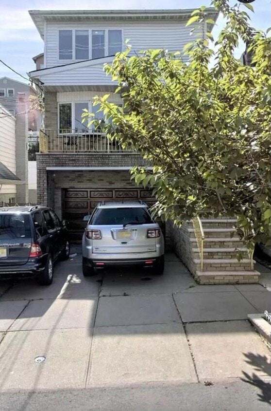 322 Terrace Ave, Jersey City, NJ 07307 House Rental in Jersey City