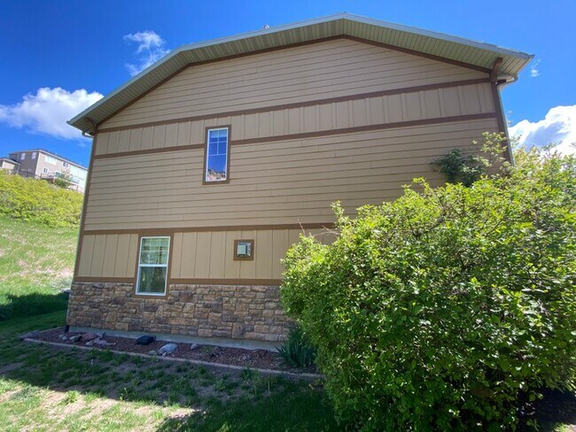 Foto del edificio - 14772 Deer Park Ln