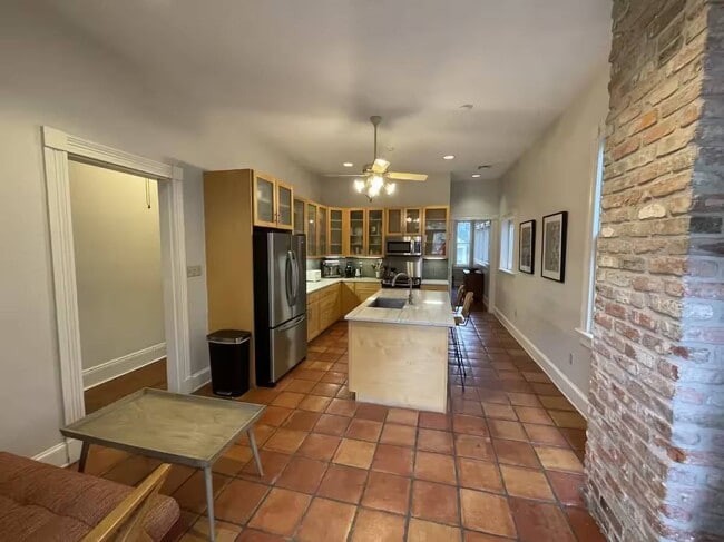 Foto del edificio - 6021 Coliseum St