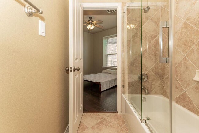 Building Photo - 604 Riley Trl