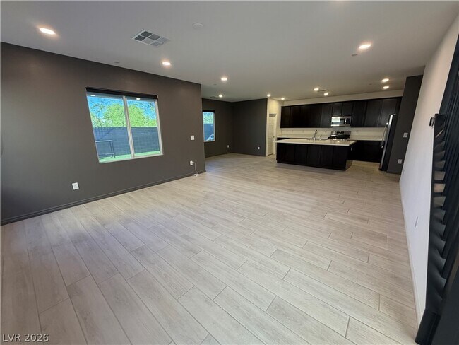 Foto del edificio - 9684 Abel Clf St