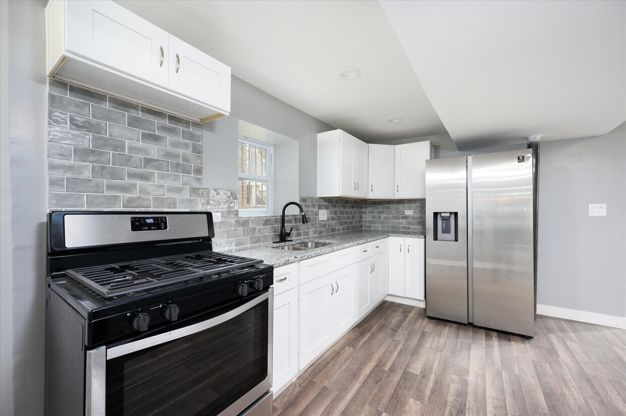 Kitchen - 1225 S Harding Ave