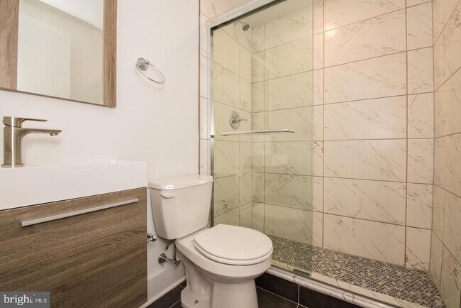 Foto del edificio - 1956 N 8th St