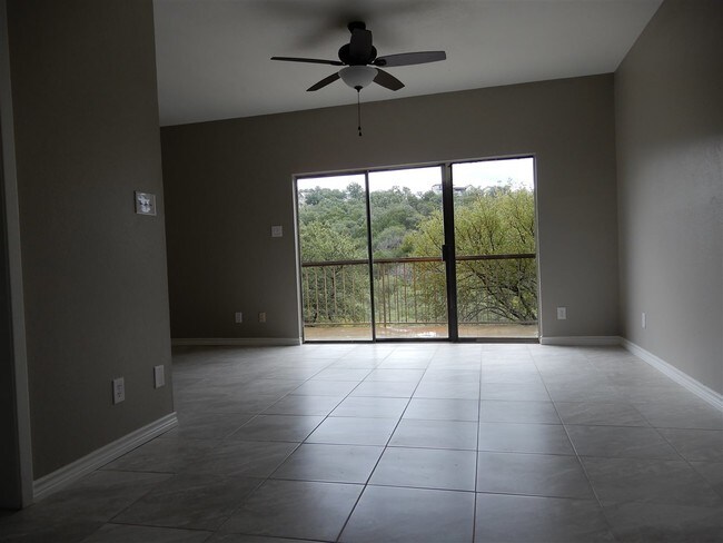 Foto del edificio - 801A Grassy Knoll