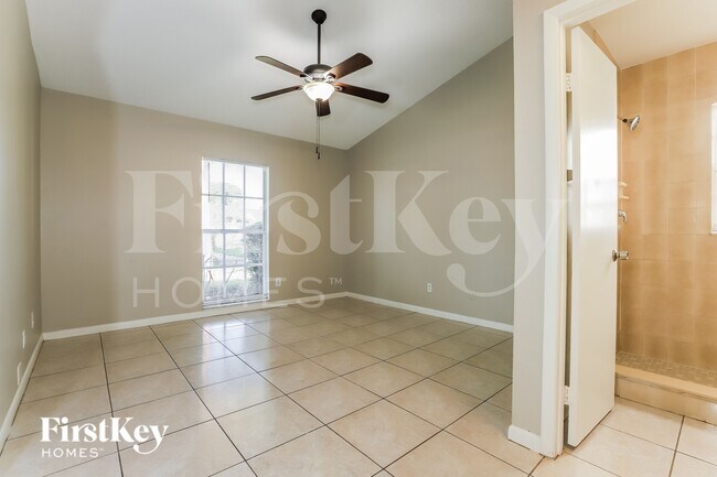 Building Photo - 9728 Fox Hollow Rd