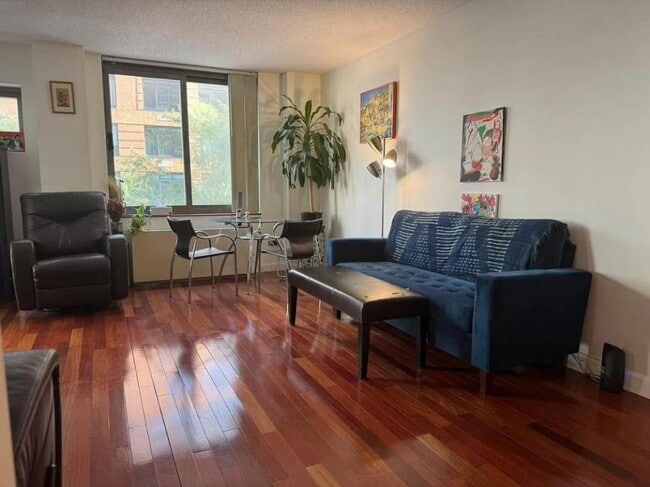 Building Photo - 2 bedroom in NEW YORK NY 10280