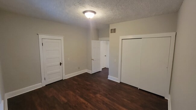 Foto del edificio - 3 bed, 2 bath HOUSE for RENT