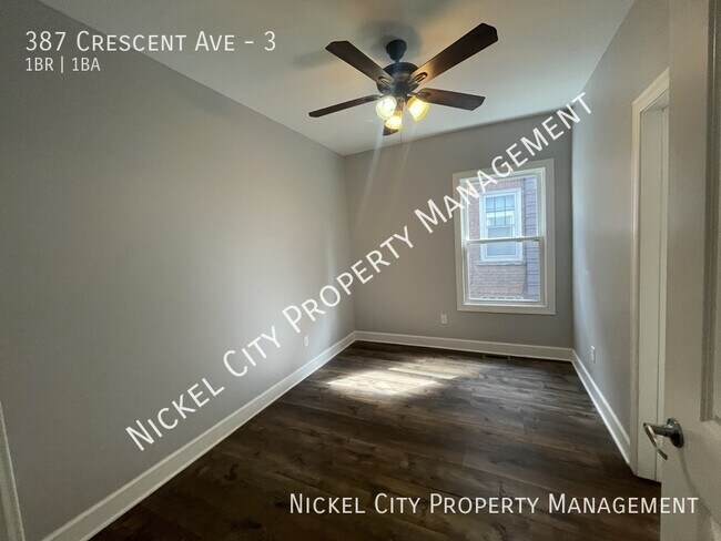 Foto del edificio - 387 Crescent Ave