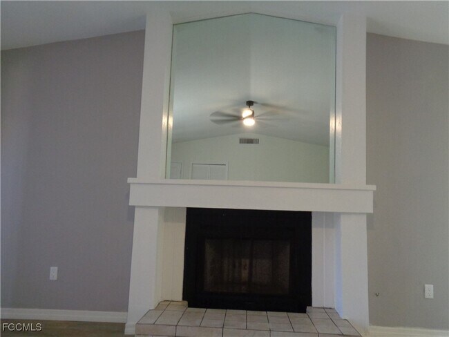 Foto del edificio - 6429 Royal Woods Dr