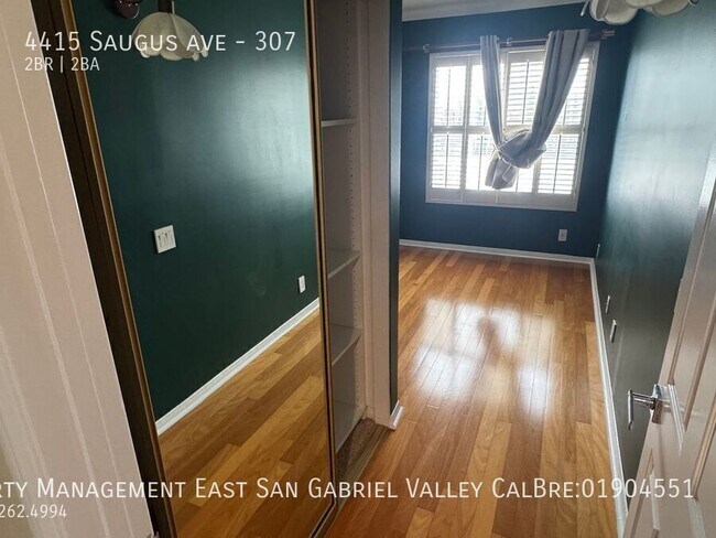 Foto del edificio - 4415 Saugus Ave