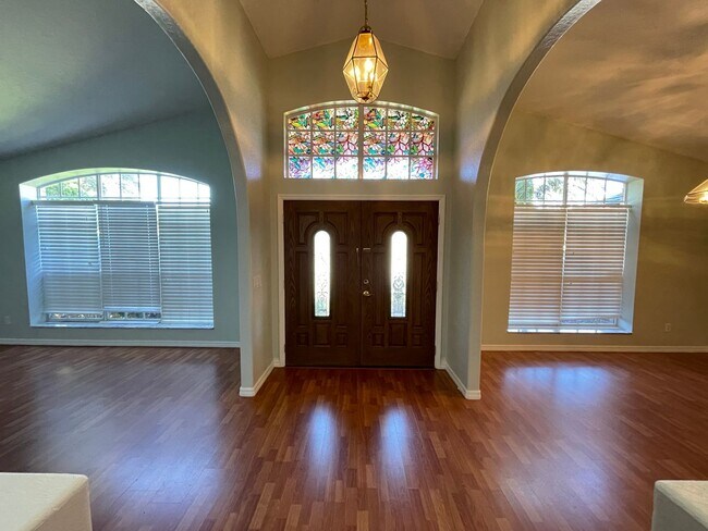 Foto del edificio - BIG AND BEAUTIFUL 4 BR/3BA HOME IN OVIEDO!!