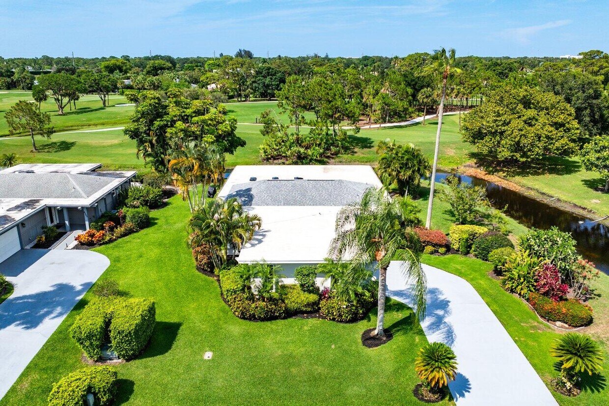 Foto principal - 6689 Eastpointe Pines St