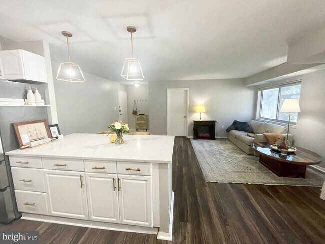 Foto del edificio - 12207 Braxfield Ct