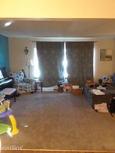 Building Photo - 3 br, 1.5 bath Townhome - 819 Elm Ave.