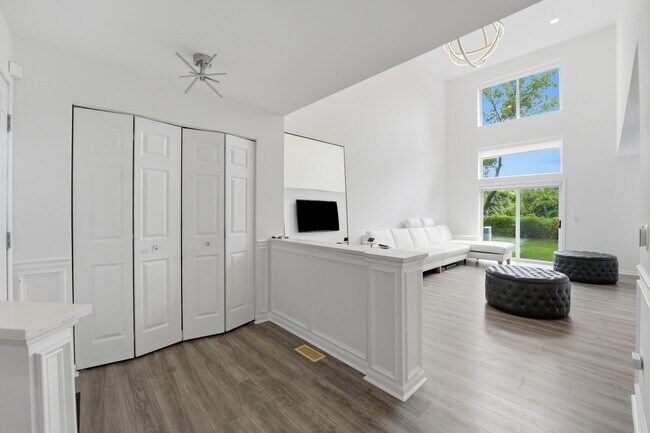Foto del edificio - 1117 Hawthorne Ln