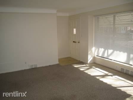 Building Photo - 23302 Hollander St