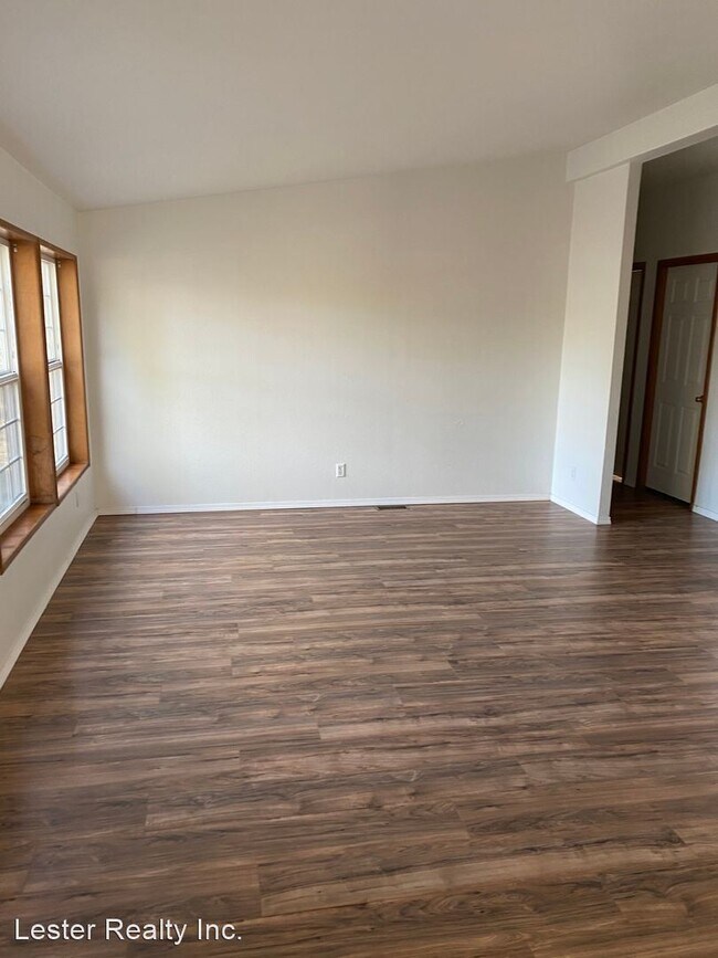 Building Photo - 3 br, 2 bath House - 8909 Bly Mtn Cutoff