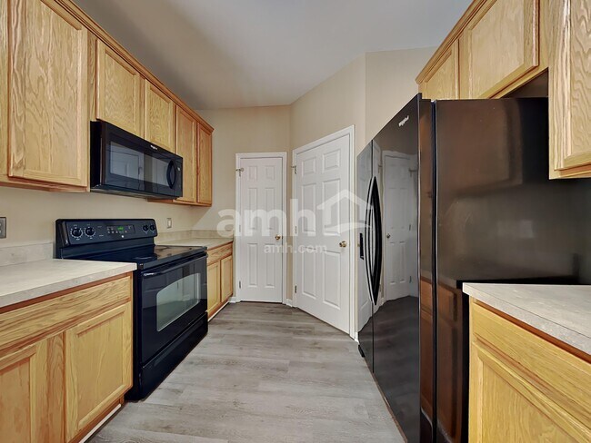 Foto del edificio - 250 Westbrooke Rd