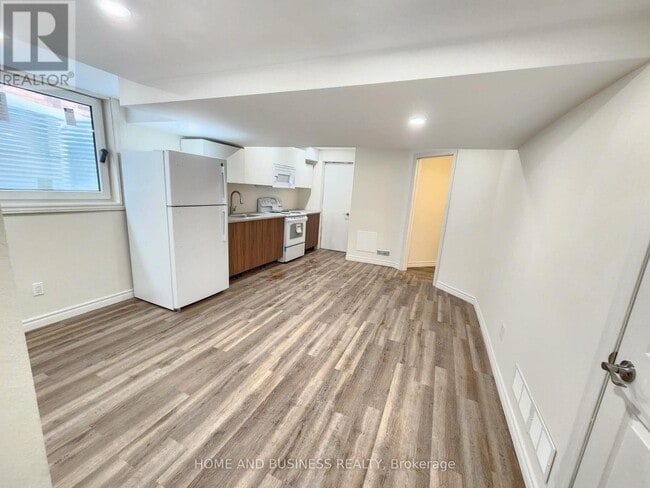 Building Photo - 971 Fogerty St