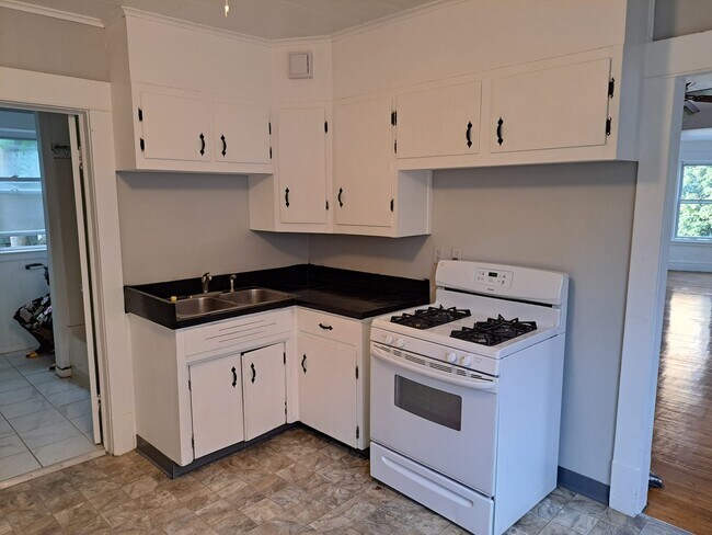 Building Photo - 449 Abbott Rd