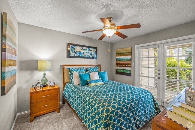 2BR, 2BA - 934SF - Primary Bedroom - Westmount at River Park Apartments