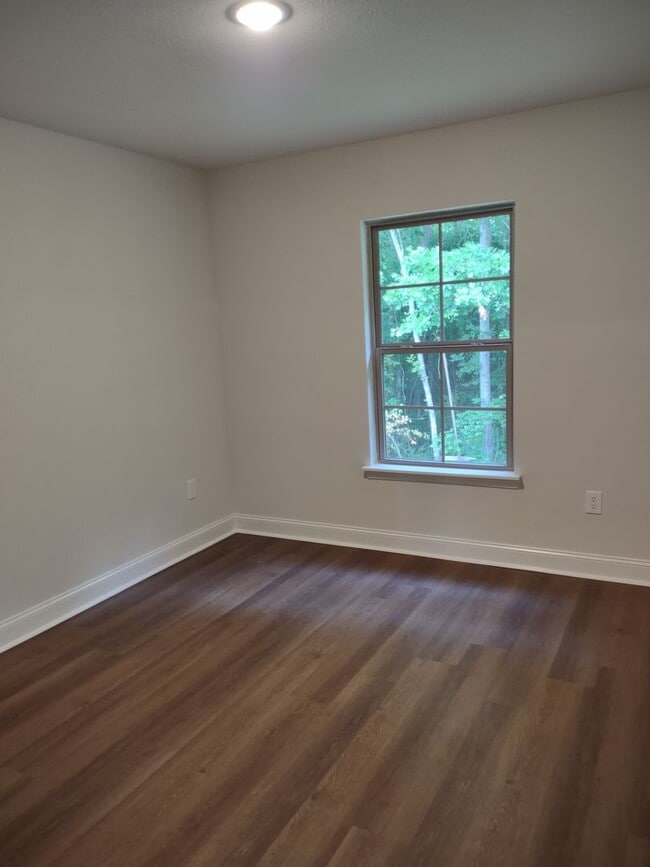 Building Photo - 207 Silver Circle Pearl, MS