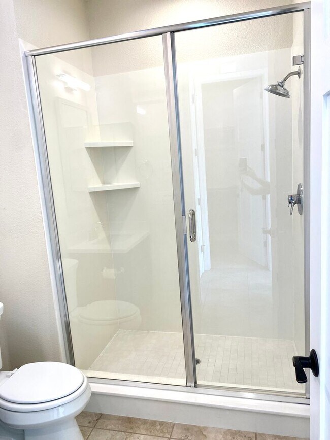 Foto del edificio - One bedroom at the Cannery