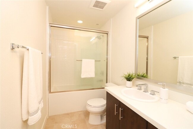 Bathroom 2 - 436 S Virgil Ave