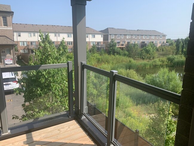 Photo du bâtiment - 205 W Oak Trl